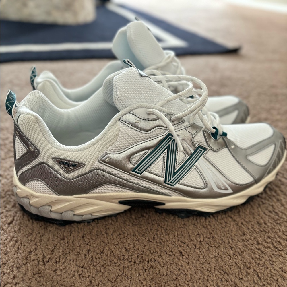 New Balance 610